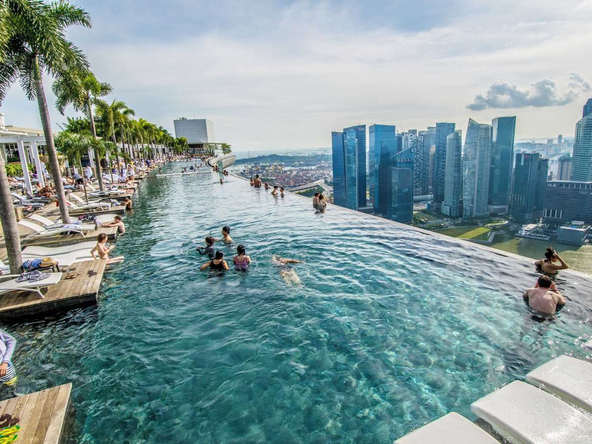 Отдых в Сингапуре: бассейн на крыше