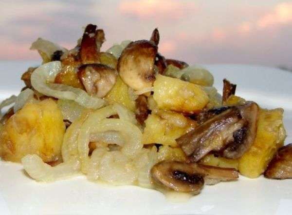 жаренная картошка с грибами