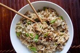 Такикоми гохан – рис с овощами и грибами 