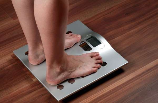 Порой на весы люди встают в надежде увидеть именно прибавление килограммов