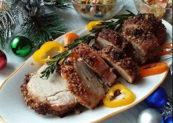Рецепт на Новый год: запеченная свинина с хлебной корочкой