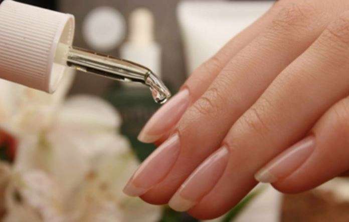 Правила использования масел для укрепления ногтей