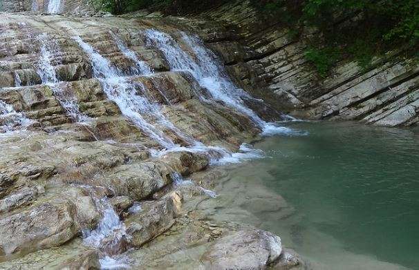 Живописные Плисецкие водопады в Анапе