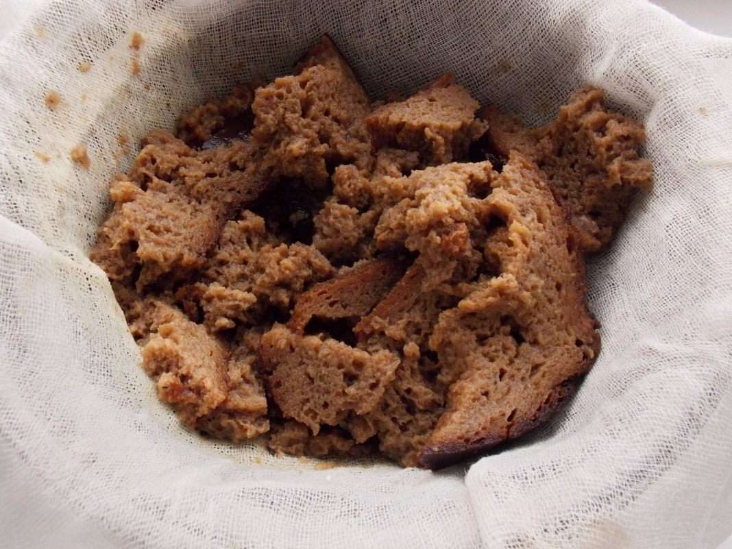 Классический рецепт приготовления кваса из черного хлеба