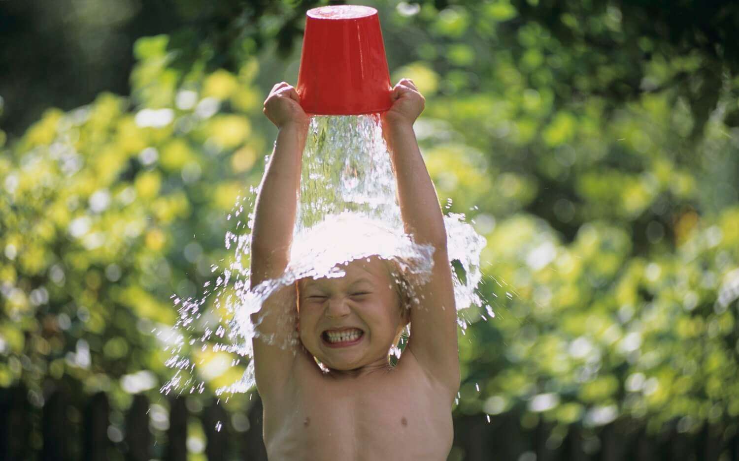 Особенности детского обливания холодной водой