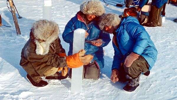 путешественник шпаро дмитрий игоревич делает пробы льда