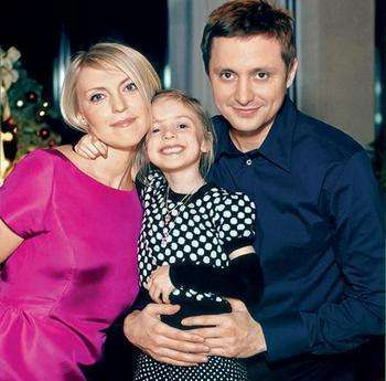 Еще вместе: Дарья, Артем и из дочь Наташа. Фото с сайта www.womanhit.ru