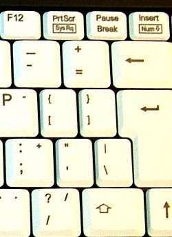 Расположение клавиш на клавиатуре стандартно, вы без труда найдете необходимую