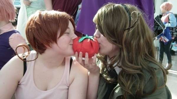 как научиться целоваться на помидорах